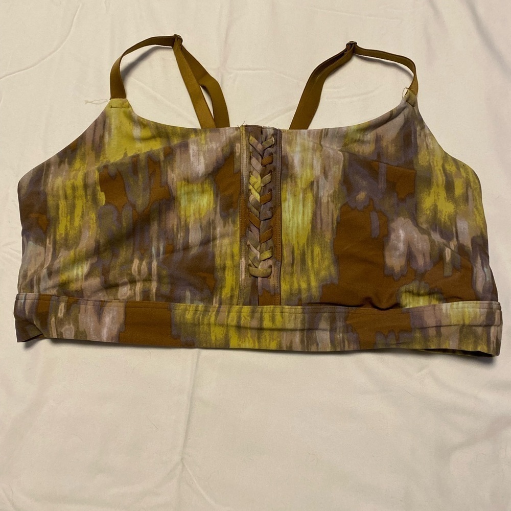 Aerie Offline | Sports Bra modern watercolour camo - braided front detail - XL